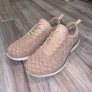 Lululemon APL tennis shoes